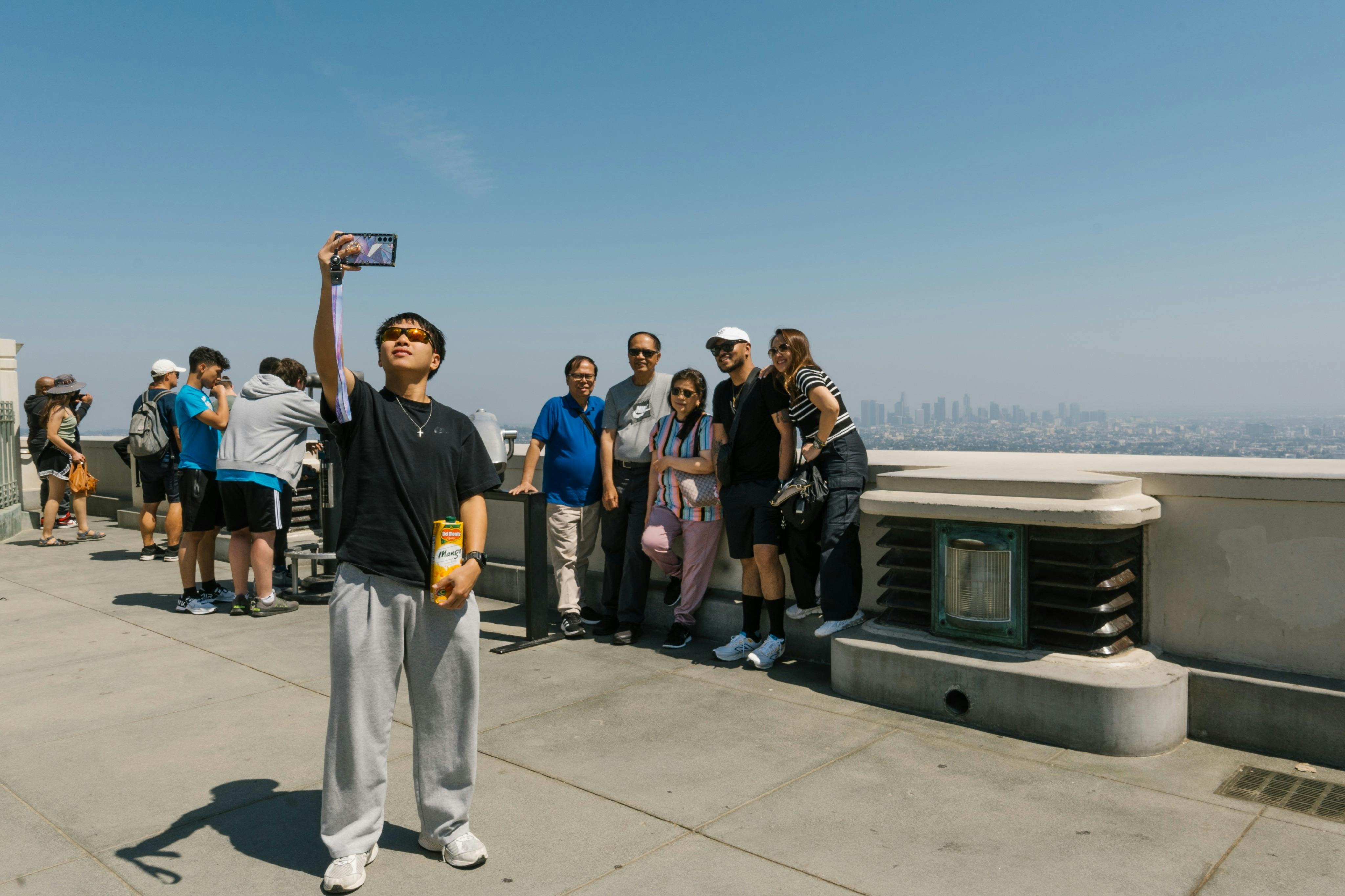 Los Angeles: Guided City & Celebrity Homes Tour + Transfers - Photo 1 of 8